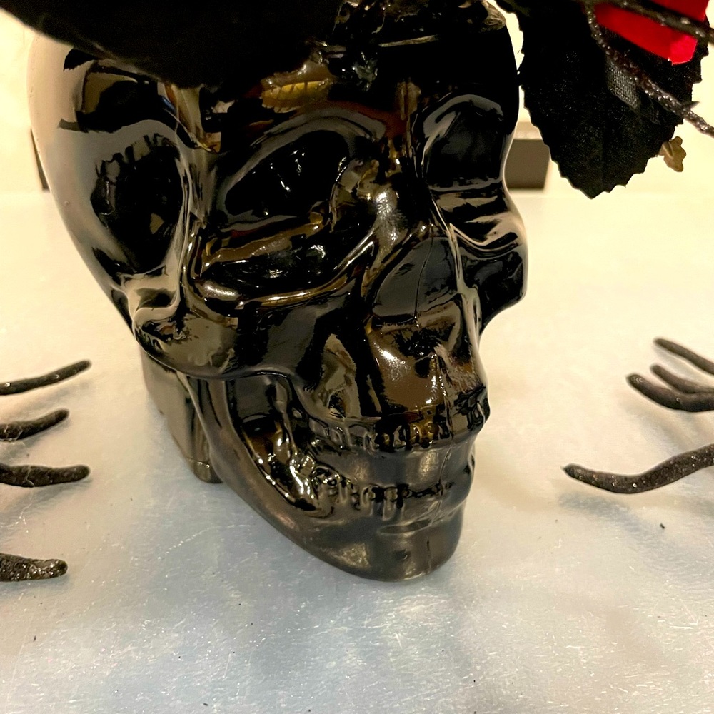 Skull Table Decor - Picture 6 of 6